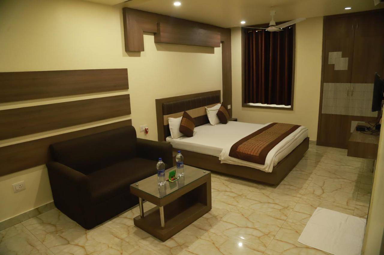 Hotel Sukhdeo Palace Gaya Buitenkant foto