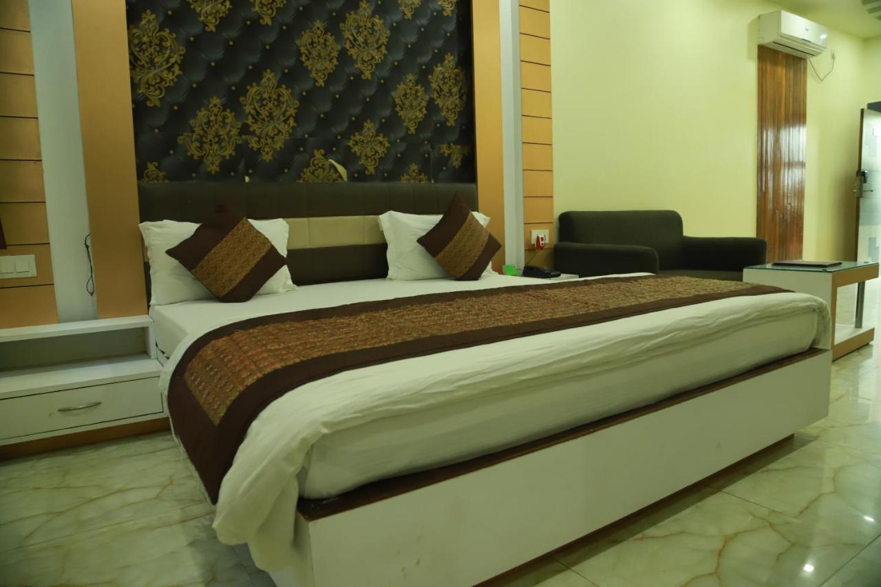 Hotel Sukhdeo Palace Gaya Buitenkant foto