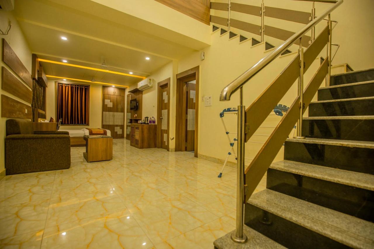 Hotel Sukhdeo Palace Gaya Buitenkant foto